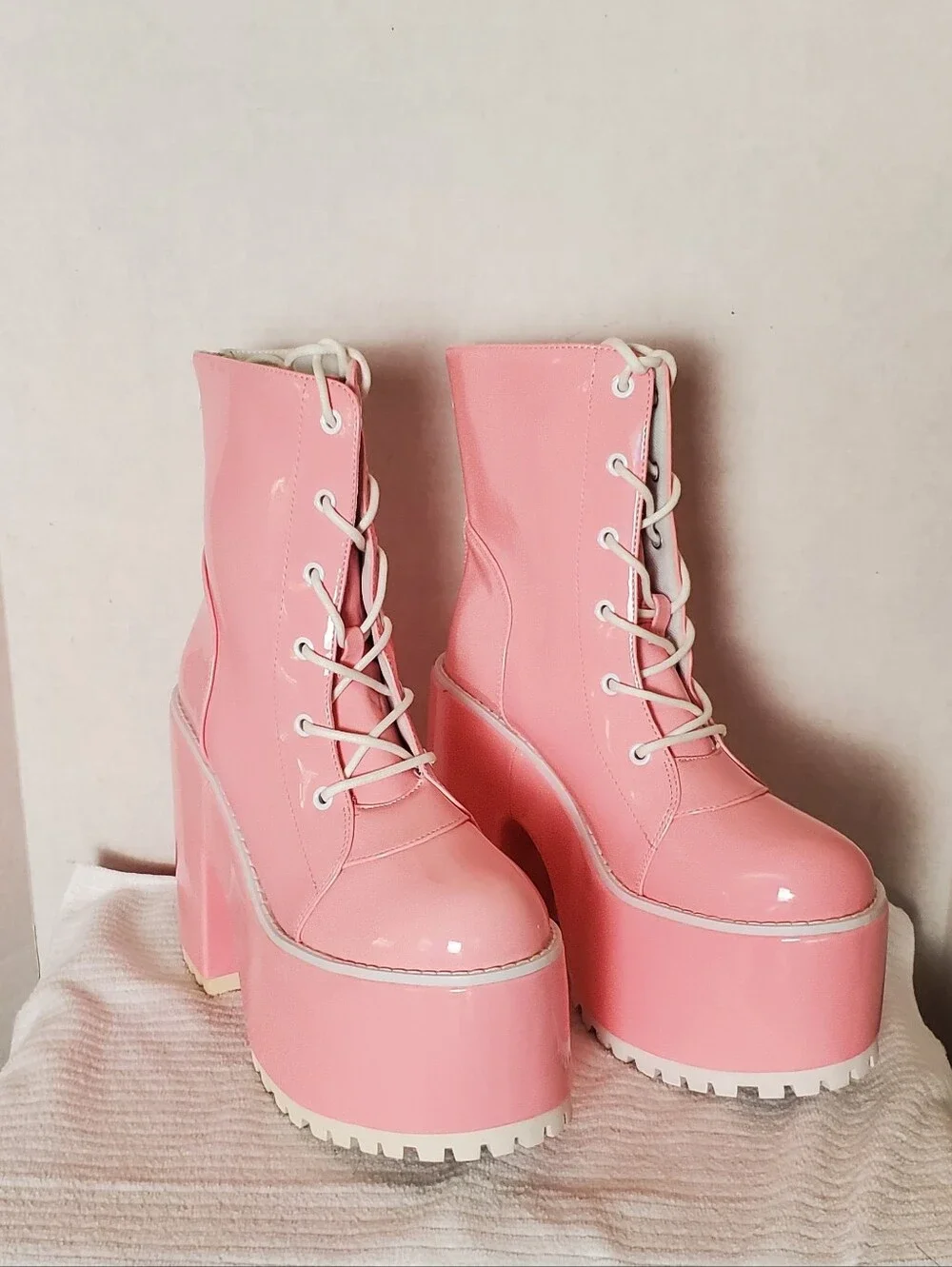 NEW IN BOX Y.R.U Smash - Pink Hologram Platform Boots SIZE: 8